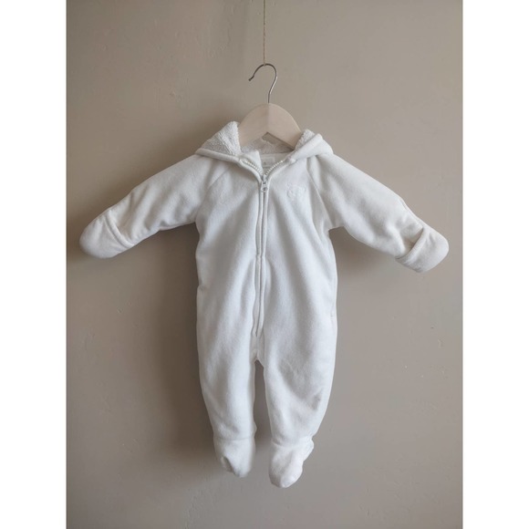 Old Navy Other - Old Navy White Fleece Sherpa Winter Bodysuit 3-6 M